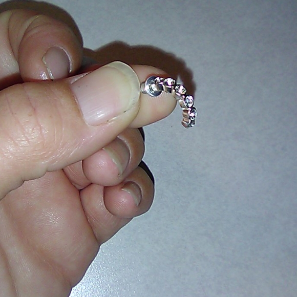 PRICE FIRM/BUNDLE OF EARRINGS - Picture 4 of 8